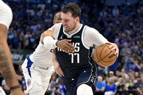 Physical Mavericks out to extend series lead on Clippers thumbnail