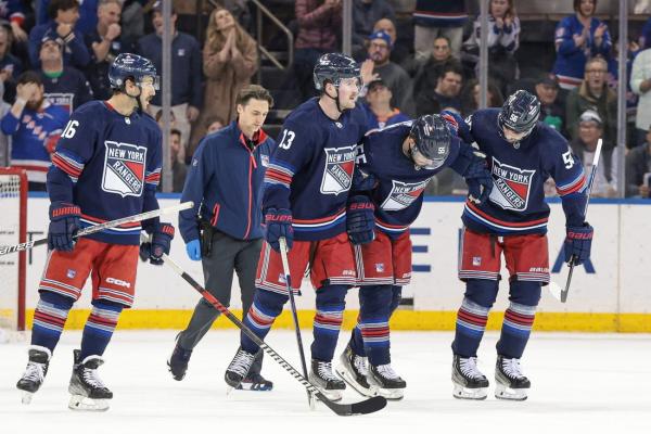 Rangers’ Ryan Lindgren exits Islanders game with lower-body injury