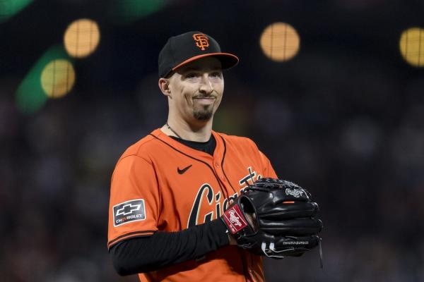 Giants' Blake Snell scratched from start, put on IL thumbnail